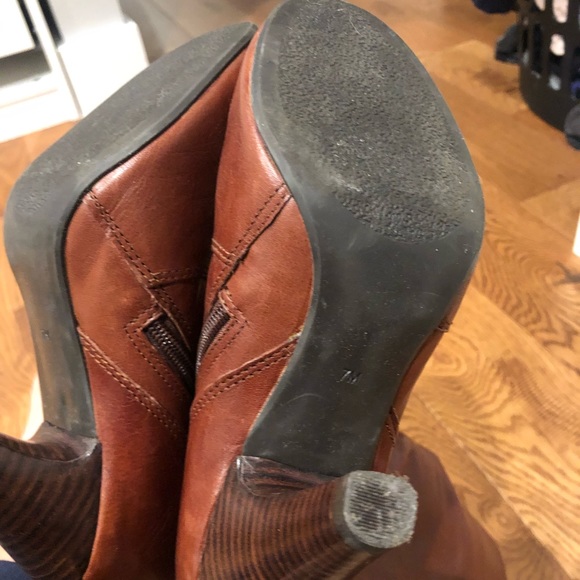 GUESS COGNAC LEATHER ROUND TOE MID-CALF SLOUCHY BOOT 7M. They’re back in style! - Picture 2 of 10
